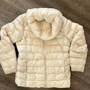 Great brand last forever kids puffer jacket.  Light weight keeps warm